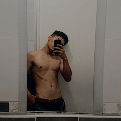 🤐escuchar música 😅😎/ ver motos😍/ buscar motos😍/ etc 😜🤜🤛