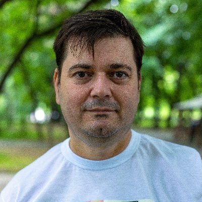 MoshuXXL's profile picture. An economist passionate about IT & gadgets