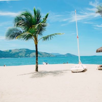 Just a guy Enjoying life ☀️🏝️🏖️🌊🕶️🍹. Best quote to live by-Live your life the way you want to leave your life🙌🏻🙌🏻.