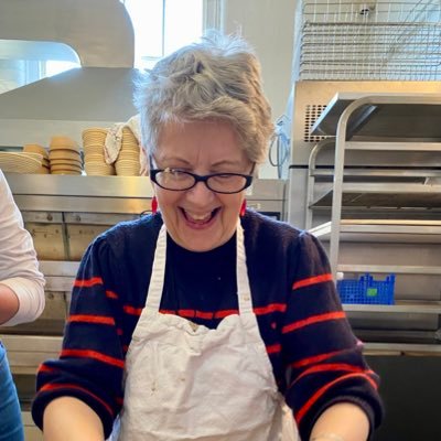 Small group breadbaking courses in person and online #Gloucestershire, French techniques, Rofco oven expert, food & bread judge; mentor #bakebetterbread