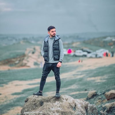 163l5's profile picture. Life is simple just smile🙂