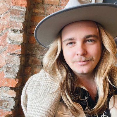 Recovering campaigner | Fashion Icon | Digital + Ads Strategist | Founder, Flatirons Strategies | VP: @CobaltAdvocates + @BigSkyDocFest. 🏳️🌈🎿🧑💻