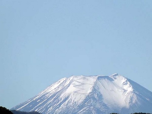 ２０１３年１２月から魅せる茶道の写真を撮り始めました。魅せる日本の代表である富士山だけではなく、日本の本当に魅せられる写真を沢山世界に発信したいと思います。