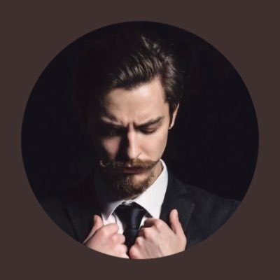 Por trás desse perfil tem um esquerdista que é advogado e professor. Acordei pra vida quando percebi que a “meritocracia” era seletiva, nunca enxergava o pobre.