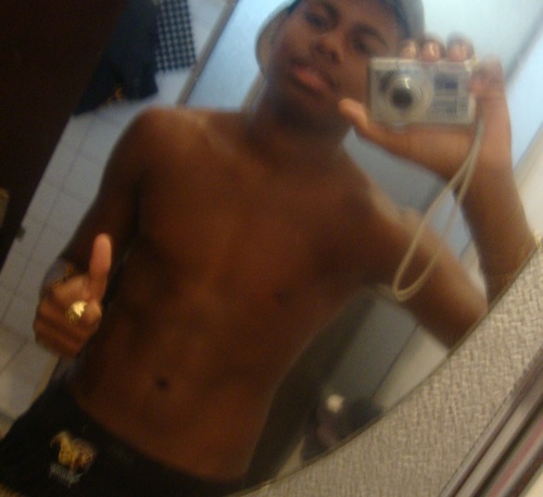 Ousado, Alegre & Dinheeiro

http://t.co/U3CLohwqgB