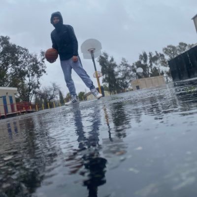 Nosey08's profile picture. track/basketball athlete basketball 🏀 #25 Grad 2027🎓 LHS California