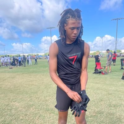 Green Run Hs. 2026 l CB/WR l 6’3 165lb l GPA 3.85