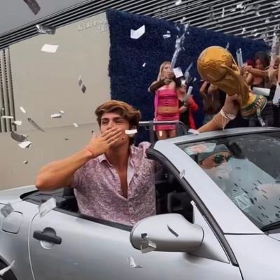 amo a messi como marcos, y amo a marcos 😍💗
SOLO MARCOS, NINGUNO MÁS