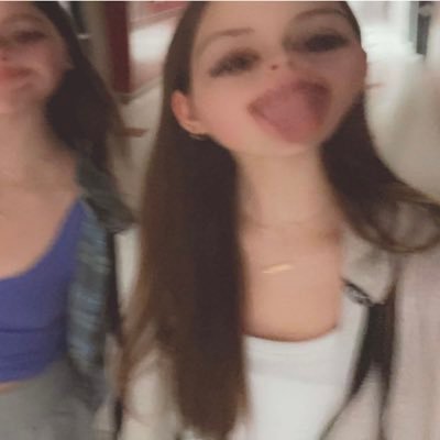 adri_official68's profile picture. hay