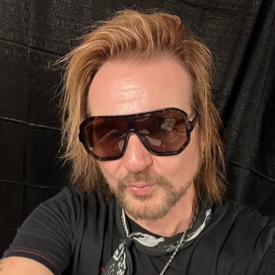 RikkiRockett Profile Picture