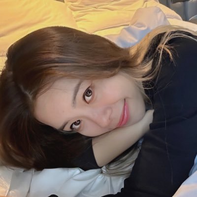 AlveriaCher's profile picture. Faker