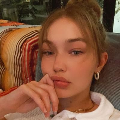 KellySa65974628's profile picture. I’m hurt but I still smile, that’s my life💝😄