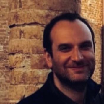 Journaliste @France24 - à Paris 🇫🇷, de Beyrouth 🇱🇧 / Like/RT/follows ne signifient pas adhésion