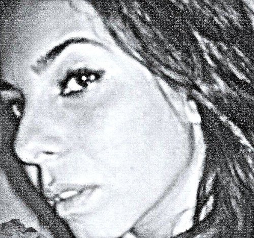 Mari_Amoroso's profile picture. Leonina♌, formada e apaixonada por moda, sempre em busca do melhor e tem Amor até no nome...


http://t.co/E2L1deKVPT