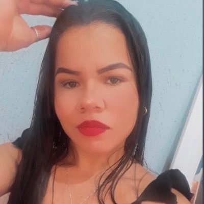 Mirian Almeida🌻
23 anos🌻
Leonina🌻
Nunca é tarde para recomeçar!🙏💖