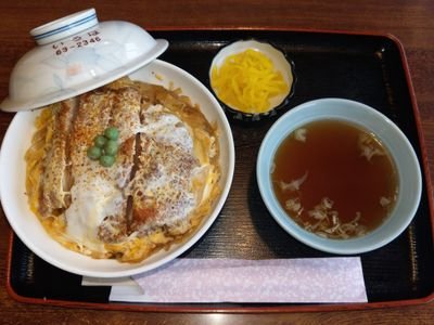 1958年開業　　
現在3代目に継承中　　　
おすすめ かつ丼 天丼　
営業時間 11:30～17:00　　
定休 日曜日　　
電話 0229-63-2346　
出前 丼類(近隣のみ中華そば可)　　
光の田舎食堂(ヒカセン)