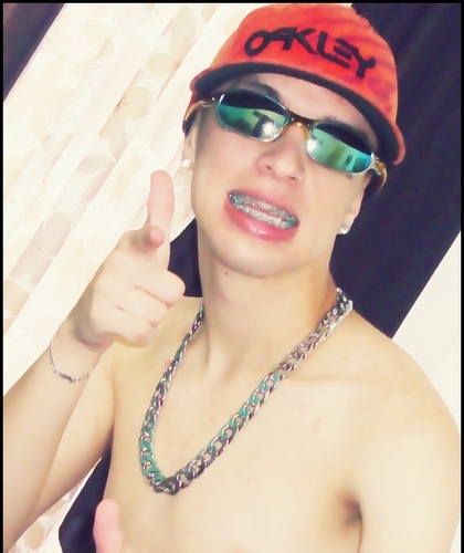 Foi Deus que me entregou de presente você ♪ #Rogerio  
  ♥