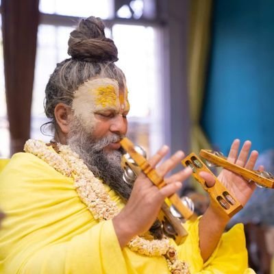 अकाल मृत्यु वो मरे जो काम करे चंडाल का बाल भी बाँका ना हो जो भक्त हो महाकाल का जय महाकाल
🙏🙏