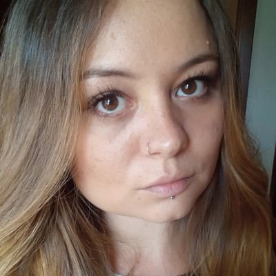 lorena_c2007's profile picture. Digital Artist 🎨 
Low content book creator.
Sharing my creative journey with you. ♡