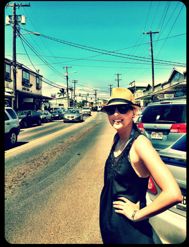 wife. pug owner. family member. fun haver. city dweller. hard worker. life lover. music digger.