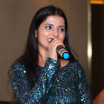 itsdsmuskan_'s profile picture. Singer • Performer • Actor ✨
Last Twitter Profile Got Suspended.