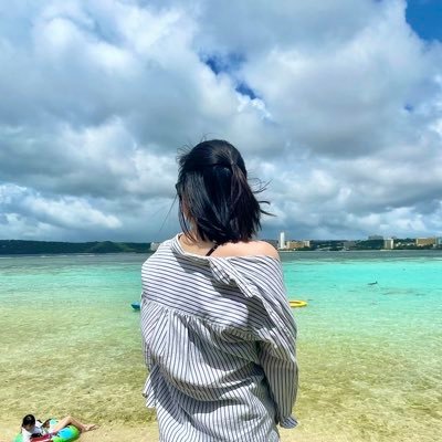 海外かぶれ女の日常ツイッター✈️🌏 絶景、大自然が大好物。21カ国30都市来訪。2023▶︎🇰🇷🇰🇷🇬🇺🇻🇳🇹🇭 2024▶︎🇹🇼2025▶︎🇦🇺🇬🇺🇫🇷🇬🇧 0歳の娘と一緒に🇹🇼🇦🇺🇬🇺🇫🇷🇬🇧いきました!ママ垢▶︎@ruri_bebe