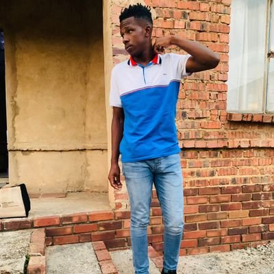 Athlete ❤⚽️
//God🤲❤
//Family😍
Persist until you succeed🚶🏾♂️