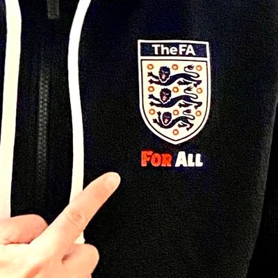 イングランドで10年超グラスルーツフットボールの指導者として活動。日本サッカーの未来に繋がる、世界唯一のフットボールクラブ監督だった人。日本のどこかでイングリッシュフットボールに出会ったら、それは私かもしれません。スポーツクラブ向け教育サービス構築中。
