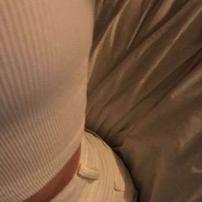 Leyanxde's profile picture. 🇫🇷 🇪🇸| Je vend mes nudes ( Photos, Vidéos, Cam ) | Je donne parfois des Nudes gratuitement ! Paiement que par PayPal 🍑
