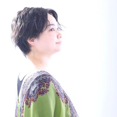 【オンラインパワースポットは🈁✨】ささやきトークで癒しを🌿歌声でパワーを🌟うつで退職→ライブ配信に出会い人との繋がりと声を取り戻す🌏初のオリジナルソング絶賛配信中🎧本業は整体セラピスト@6thShiniest 歌と整体でみんなを癒す旅に出るのが夢です✈️