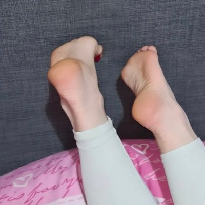 feet pics for sale, message me to find out more 😉