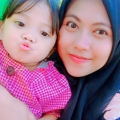 Wife Nanang Arifin 🥰
Moms Syakilla Alfathunissa Nawita 🥰
Crew Omah Akung 🍽