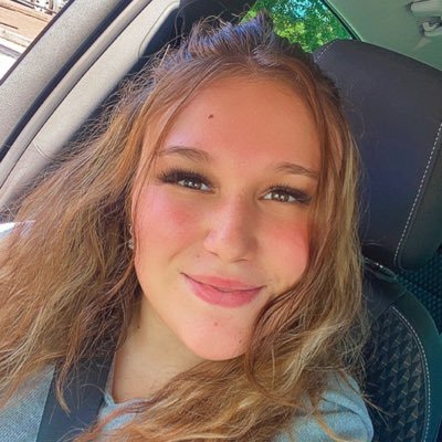 EmilyLouise1101's profile picture. 