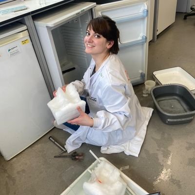 Postdoc in the @FelicitydeCogan lab @UoN_Pharmacy making teeny antimicrobials 🧪 dog momma to Sal, Diego and Blue 🐶
