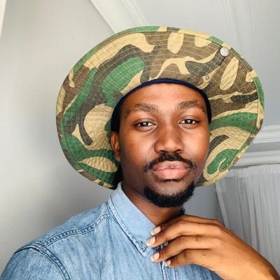 thisiselijah_'s profile picture. /uh-li-jah/ 
artist. casual hippie. yo soy la luz.