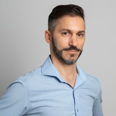 la musica es la sangre que corre por mis venas
Socio Fundador de @undinamo