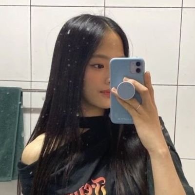 agsthakim's profile picture. sou lesbica tenho 16 anos e amo newjeans porra