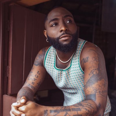All about love🖤💛 Black&Proud musiclover🎵🎶moviefreak🎬Boobslover,foodie🍗🥪🍝, Allah first, Hustle Second 🙌😎 #30BG @Davido 🎂19/01