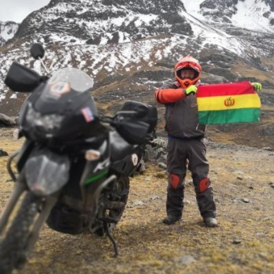 Soy motoquero, me apasionan los fierros, amo la libertad y detesto el abuso y el comunismo. Viva Bolivia libre!