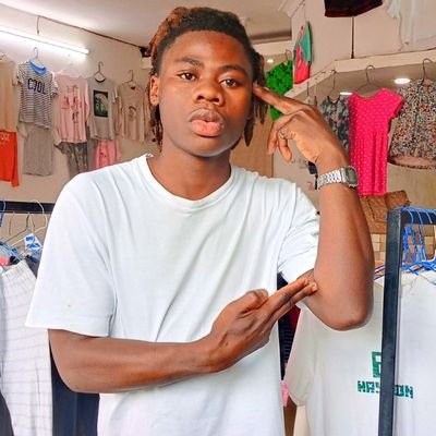 🇿🇲Respect people’s feelings. Even if it does not mean🔥anything 🧸to you, it could mean everything to them. L I X OG 💚💲🇿🇲🇺🇸