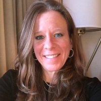 Christine (@cvanzet) 's Twitter Profile
