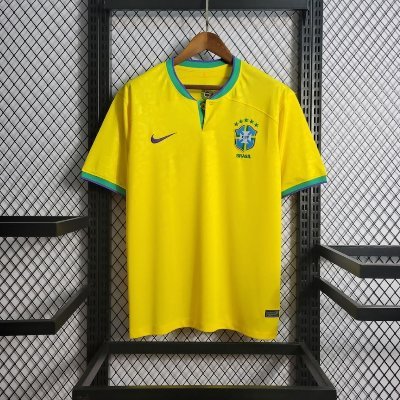 Venda de artigos esportivos. Camisetas de times nacionais, internacionais, seleções, camisas retrô, regatas, casacos, shorts,regatas de NBA..