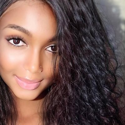 DaboSoukeyna's profile picture. 🧸Be like the moon ,even alone it doesn't stop shining 🌙✨Miss smile 💍