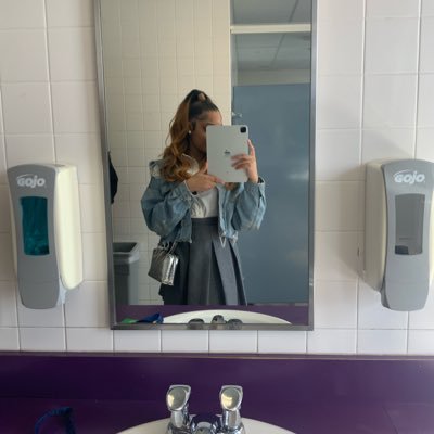 idkkpb's profile picture. 