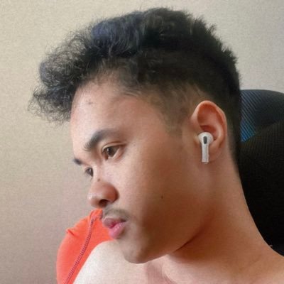 hrefvie's profile picture. left lipstick on my hennessy