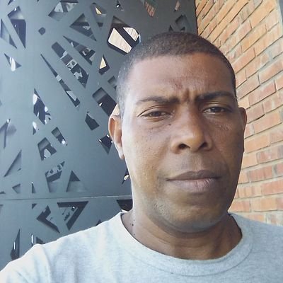 soy de nacionalidad cubana viví en Brasil 8 meses y ahora estoy viviendo en Paraguay Luque 4 barrio hace más de 20 dias también soy Single unicornio corneador