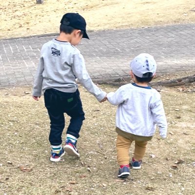 5歳2歳男兄弟のママ。2人とも12月産まれ。たまにオタク。ルールなんて知らないし気にしません。無言フォロー失礼します🙏気軽に絡んでください。気軽に絡みます。