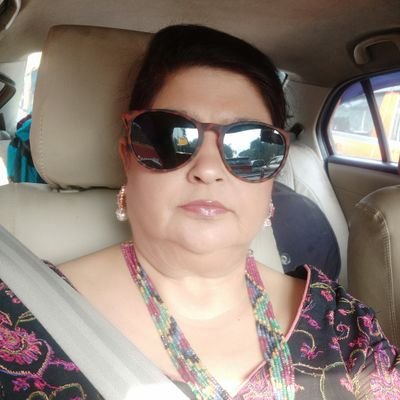 खुद की तलाश में {Rediscovering Myself}
*खुद से भी रूबरू कभी करा दे मेरे मालिक मुझको,
कब तक यूँ ही अपने होने के निशाँ ढूंढती फिरूँ...!!