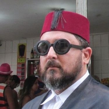 Oliiiivio's profile picture. Ao ser um fake de mim mesmo, achei que tinha tido a sacada do século no Twitter.