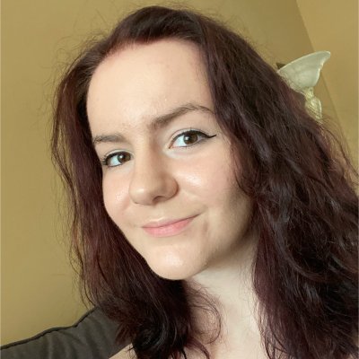 rhiannon_uiux's profile picture. I am a UI/UX Designer whose goal is to design creative and innovative experiences for both video games and websites.